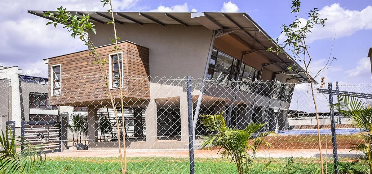 4 Bed Townhouse with En Suite at Near Wilson Airport - 20