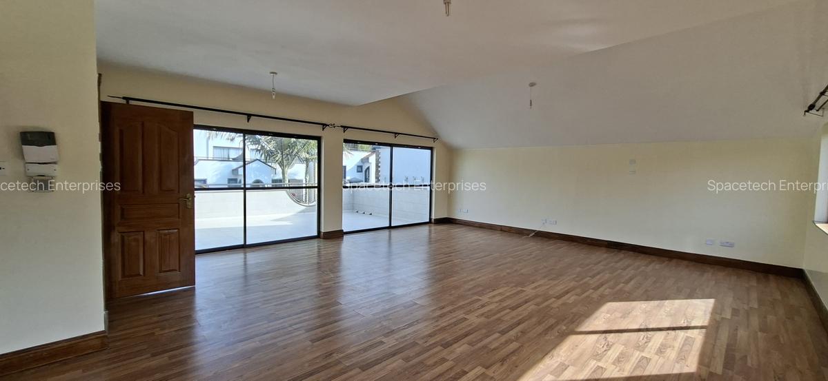 5 Bed Townhouse with En Suite in Westlands Area - 18