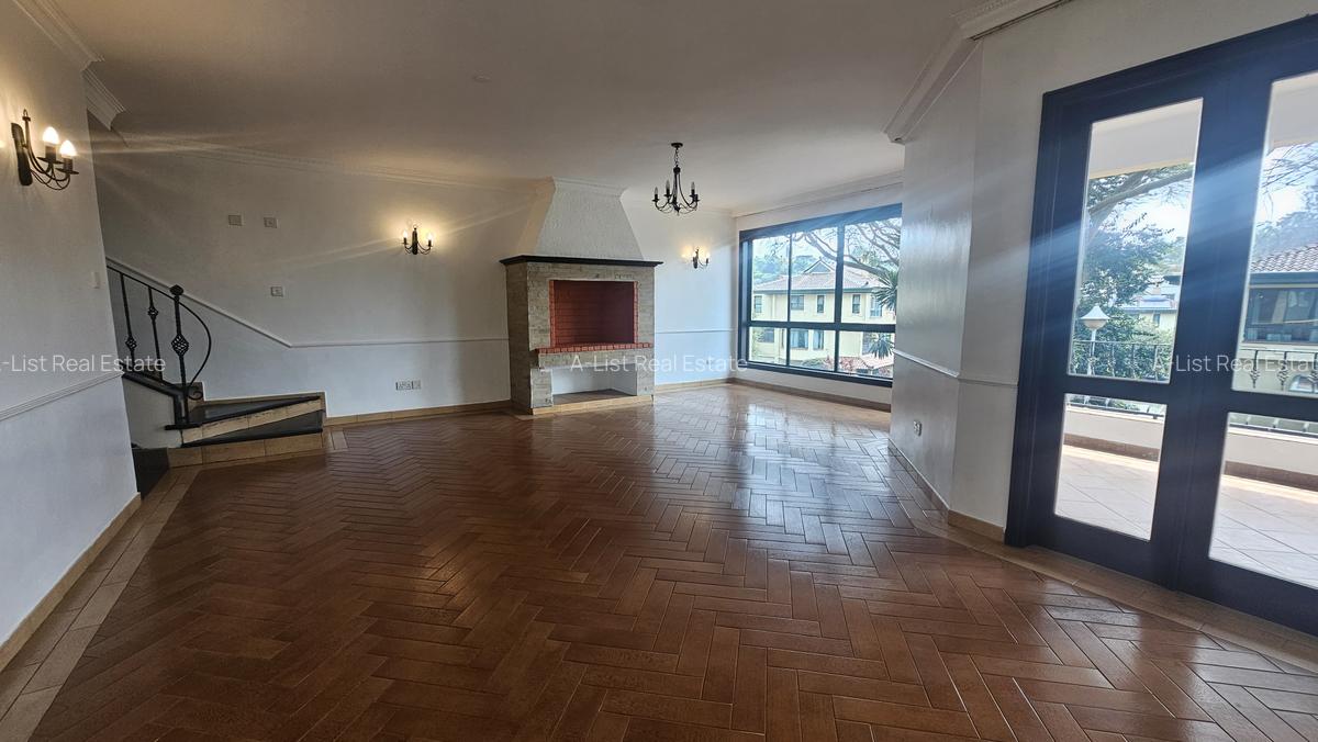 4 Bed Villa with En Suite at Kyuna Close - 5