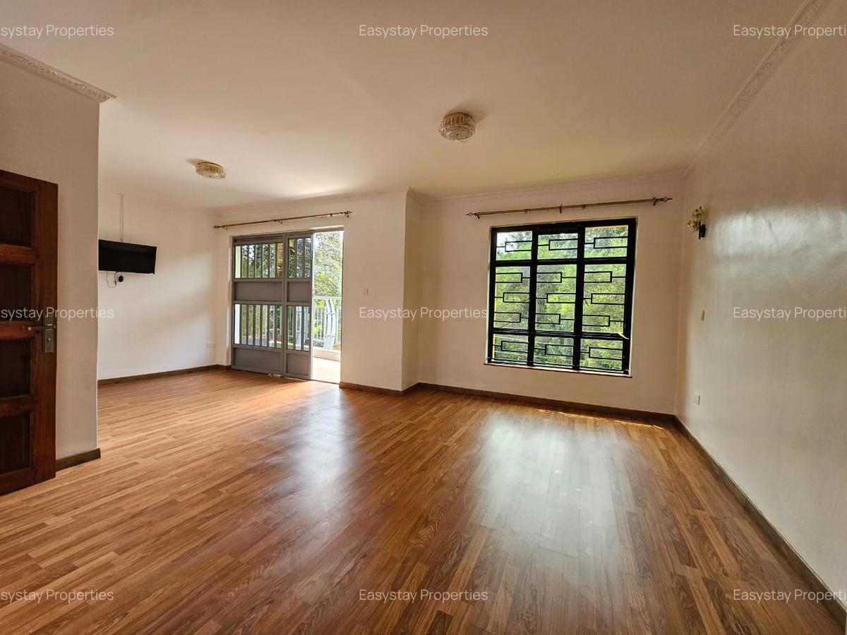 6 Bed Townhouse with En Suite in Lavington - 11