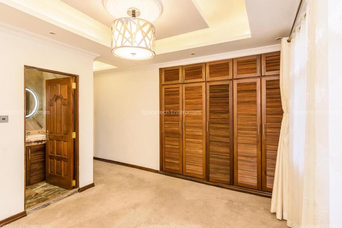 4 Bed House with En Suite in Runda - 9