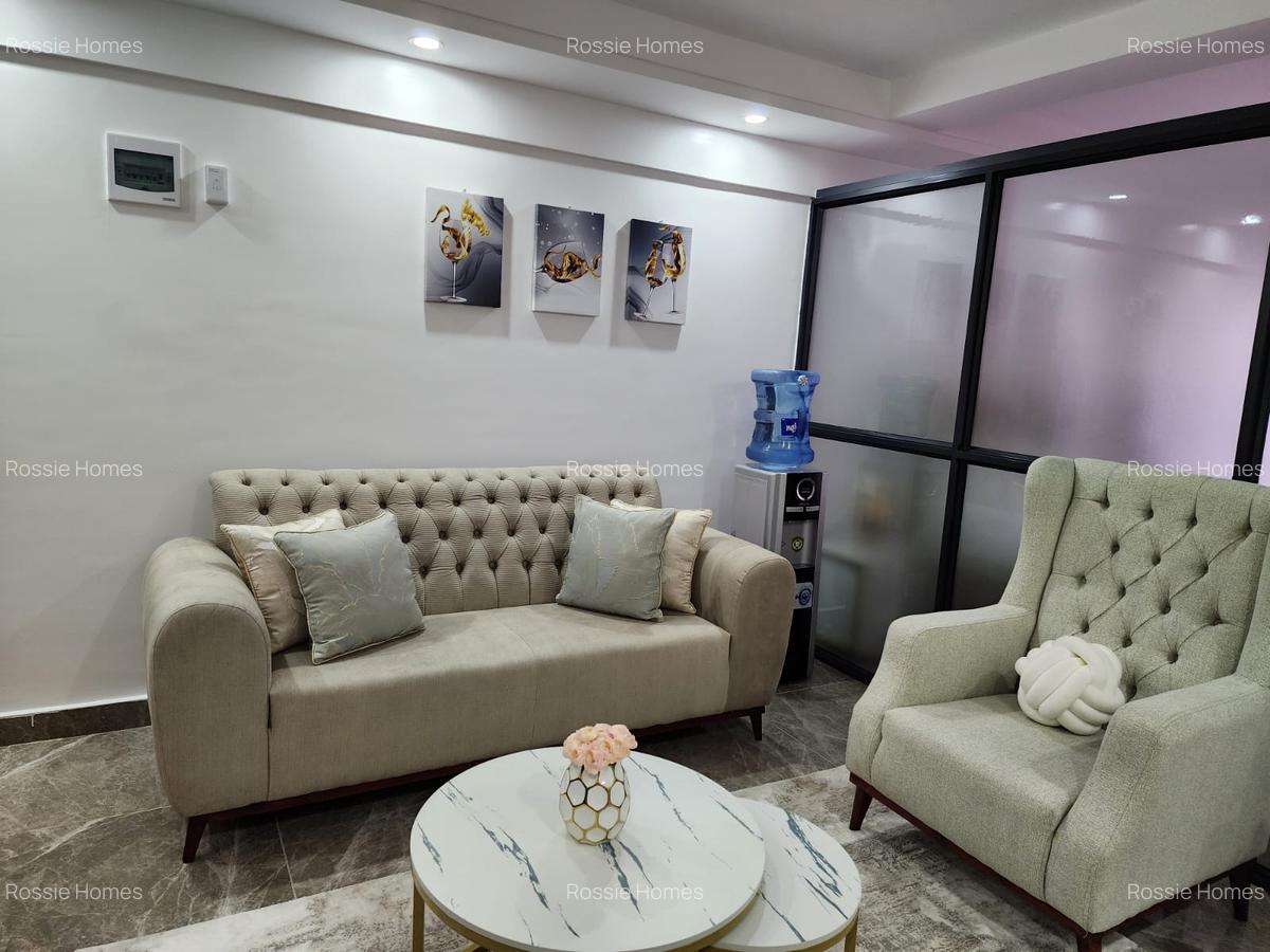 Serviced 1 Bed Apartment with En Suite at Kindaruma Rd - 2