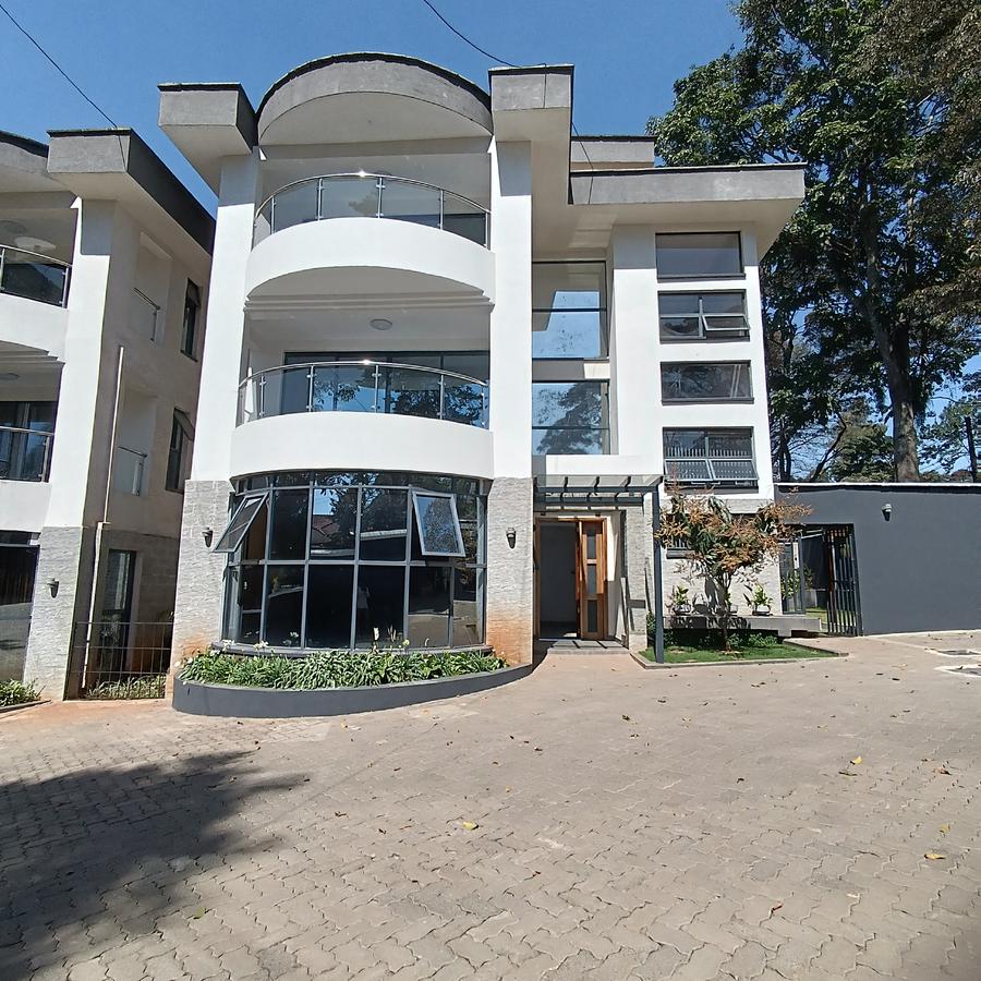 5 Bed Townhouse with En Suite in Lavington - 2