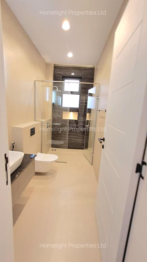 5 Bed Villa with En Suite at Lavington - 5