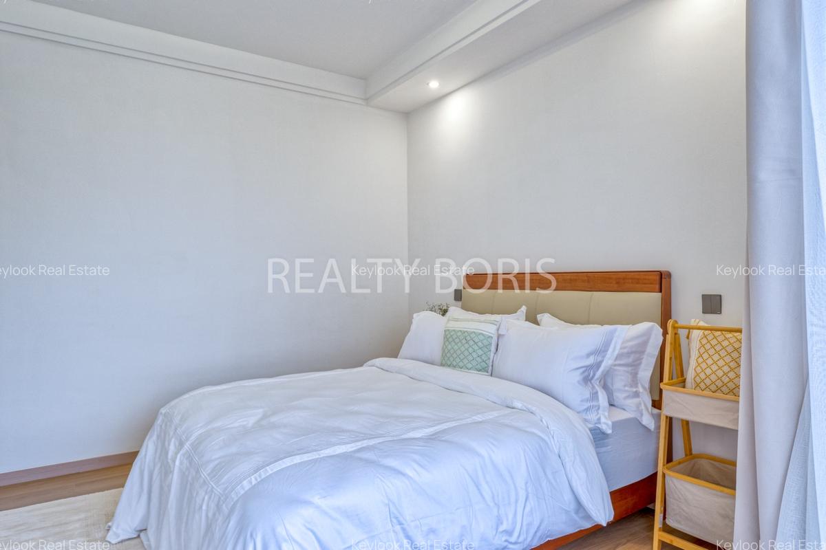 Serviced 2 Bed Apartment with En Suite at Riverside Drive - 15