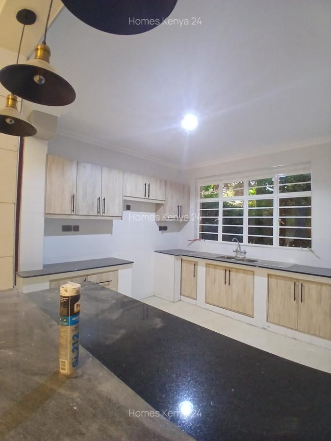 5 Bed House in Garden Estate - 9