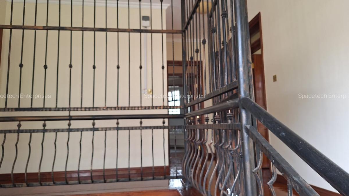 4 Bed Townhouse with En Suite in Kiambu Road - 12