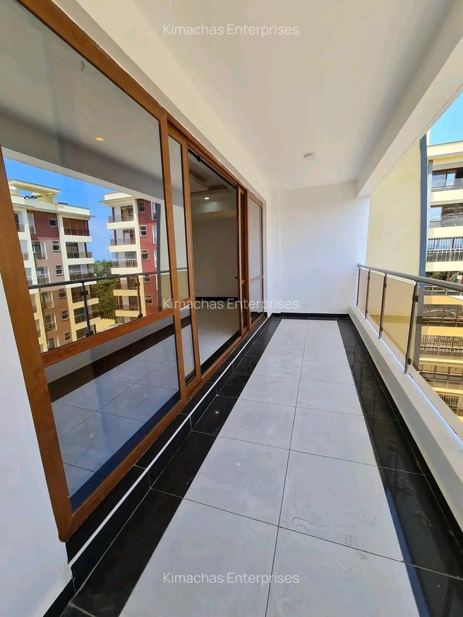 3 Bed Apartment with En Suite at Moyne Drive - 6