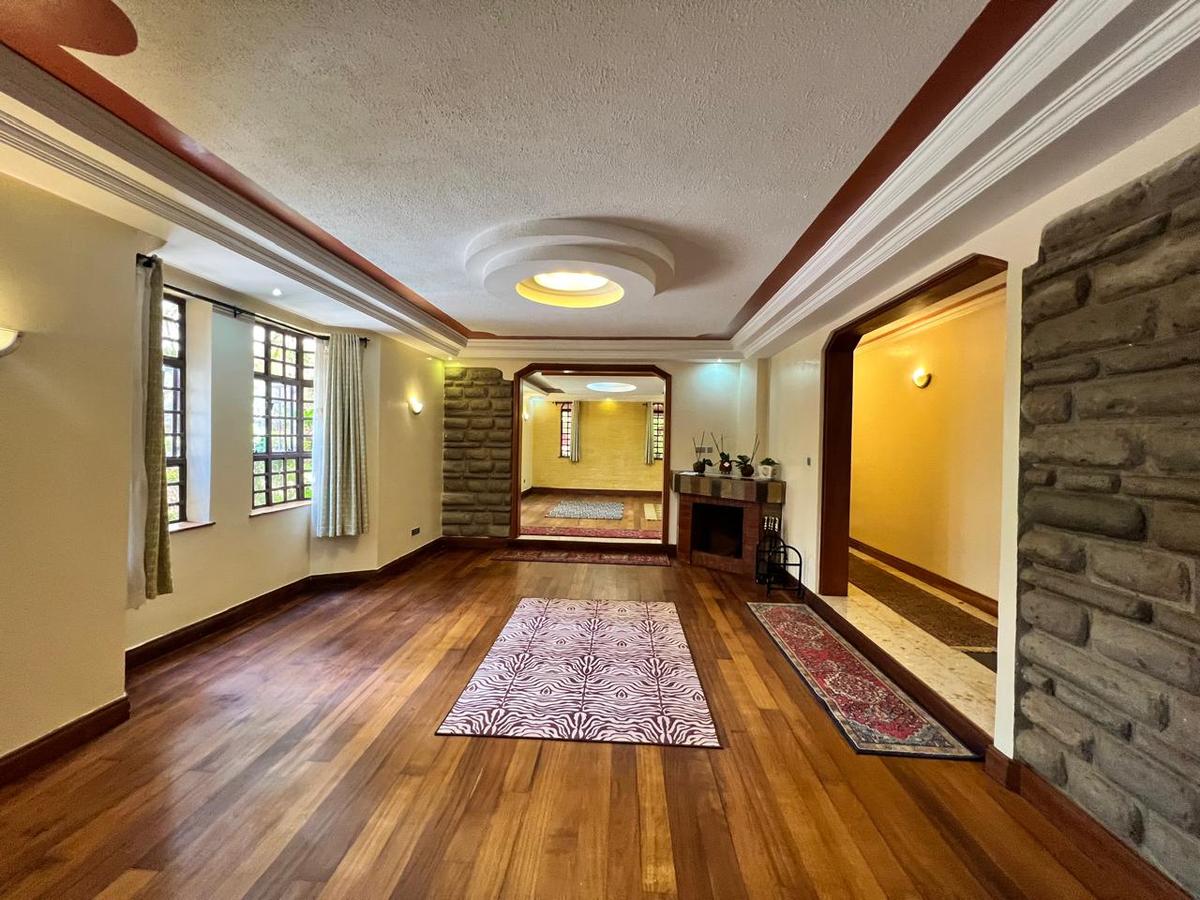 5 Bed House with En Suite in Runda - 17