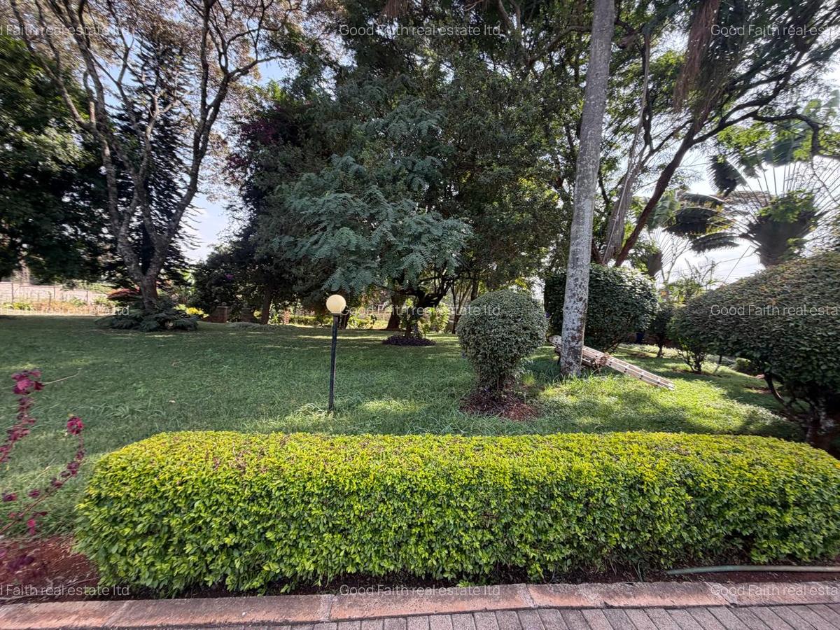 6 Bed House with En Suite in Runda - 9