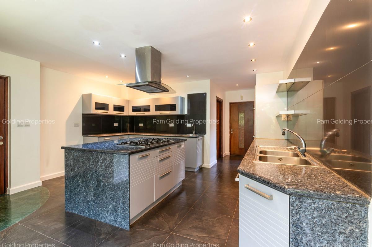 4 Bed House with En Suite in Kitisuru - 3