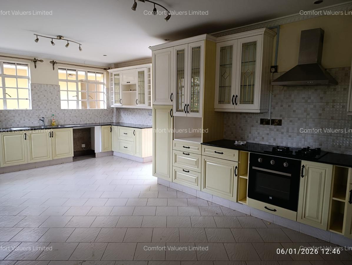 4 Bed Townhouse with En Suite at Windy Ridge - 9