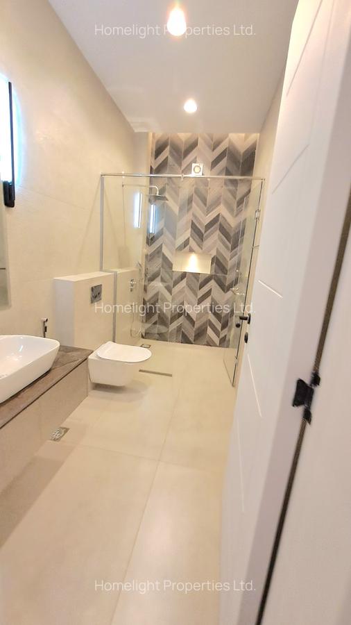 5 Bed Villa with En Suite at Lavington - 15