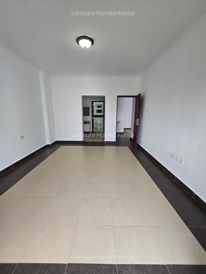 2 Bed Apartment with En Suite at Hatheru Road - 18