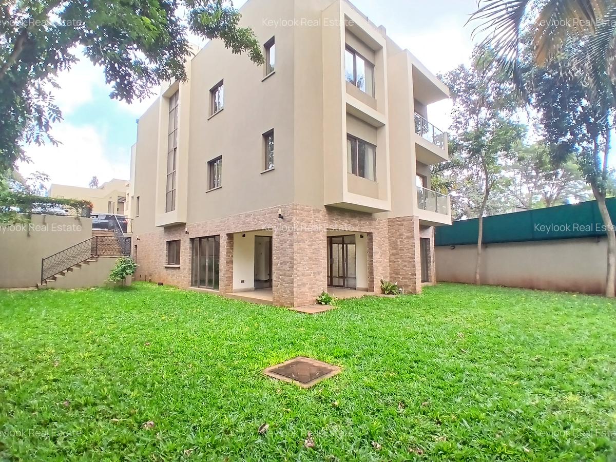 5 Bed Townhouse with En Suite at Lavington - 4