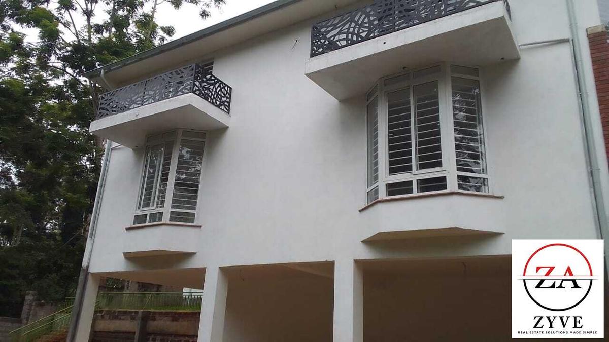 5 Bed Townhouse with En Suite at Rosslyn Lone Tree Estate - 11