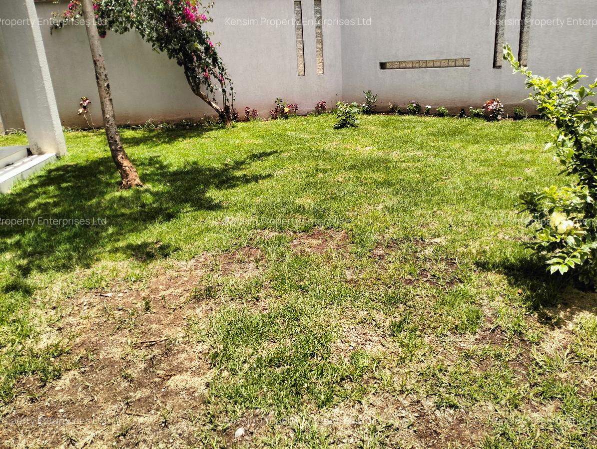 5 Bed Townhouse with En Suite in Lavington - 12