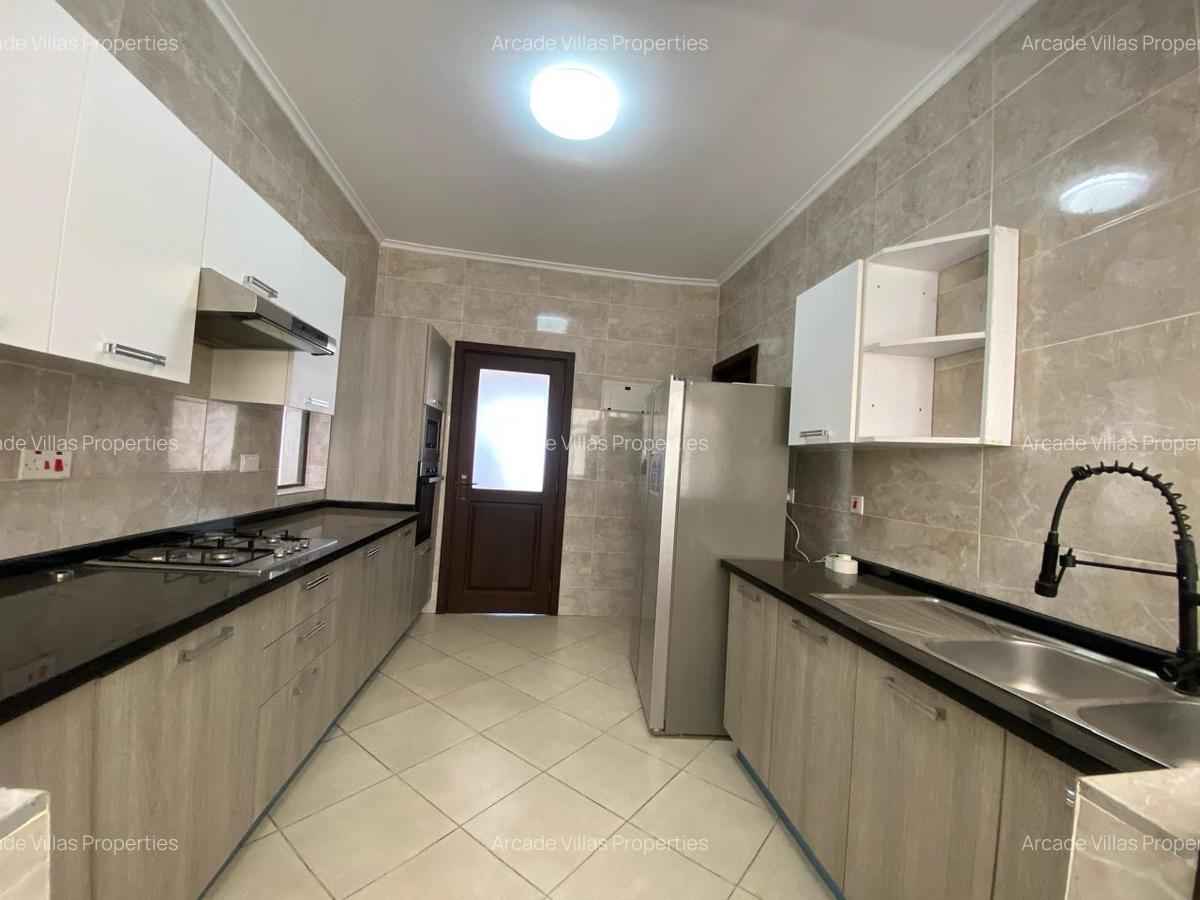 3 Bed Apartment with En Suite in General Mathenge - 16
