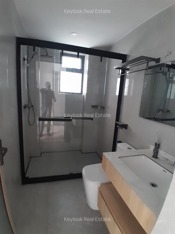 3 Bed Apartment with En Suite at Riverside Drive - 10