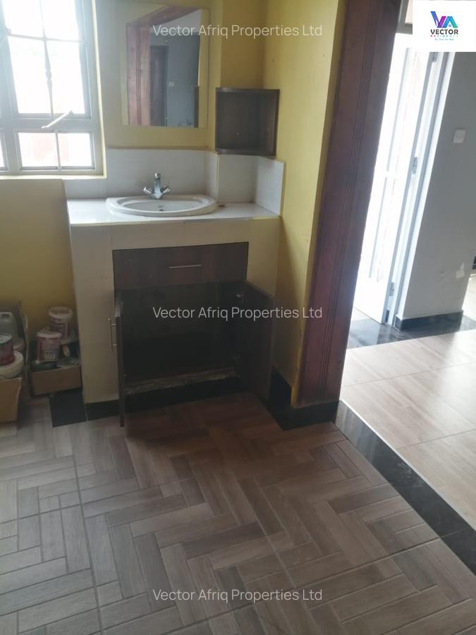 5 Bed Townhouse with En Suite in Syokimau - 3