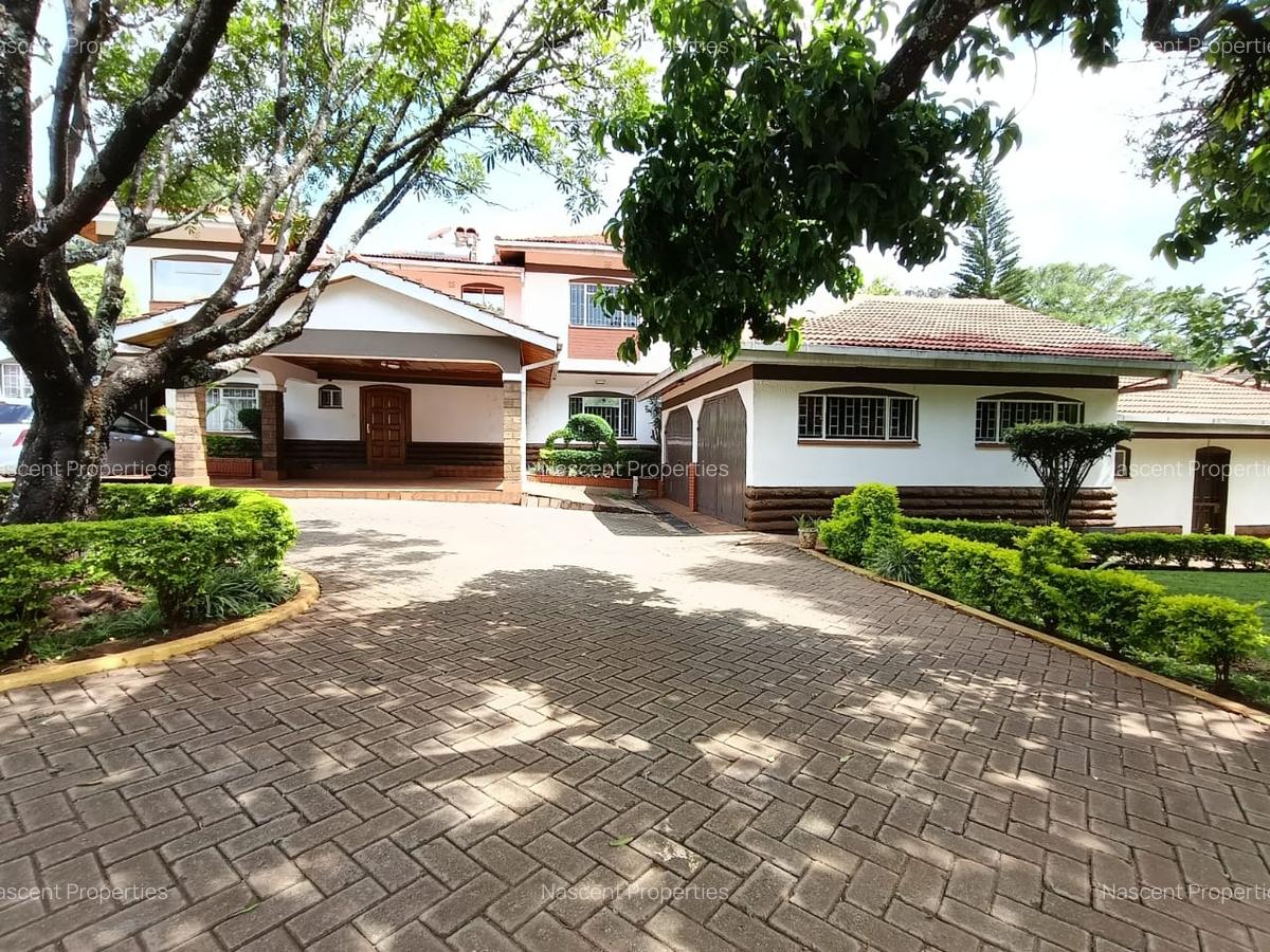 5 Bed House with En Suite in Rosslyn - 11