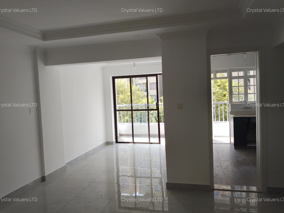 1 Bed Apartment with En Suite in Lavington - 2