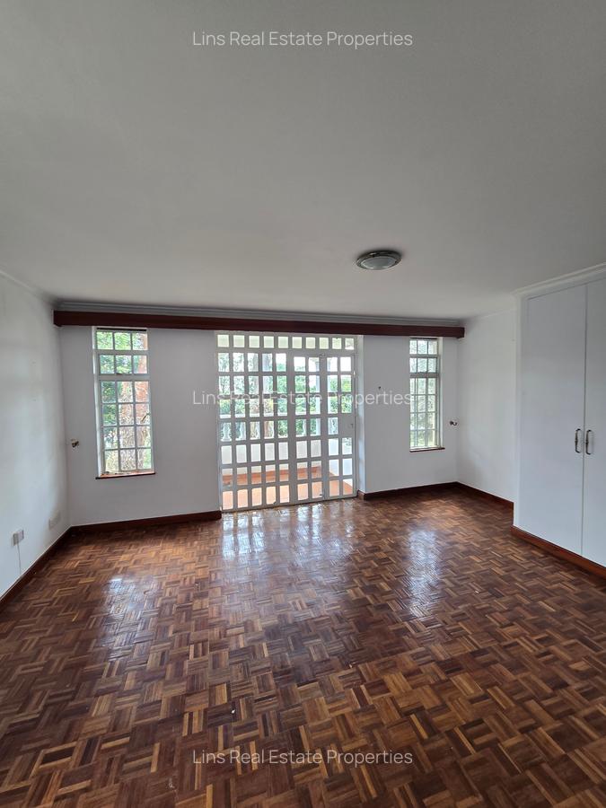 5 Bed Townhouse with En Suite in Rosslyn - 16