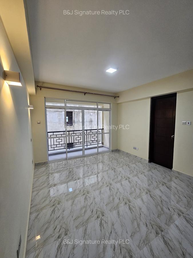 4 Bed Apartment with En Suite in Parklands - 17