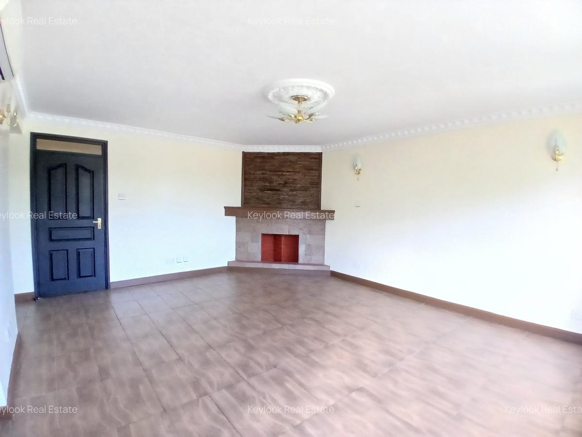 5 Bed Townhouse with En Suite at Lavington - 16