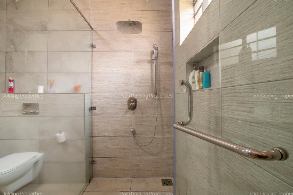 4 Bed Apartment with En Suite at General Mathenge - 15