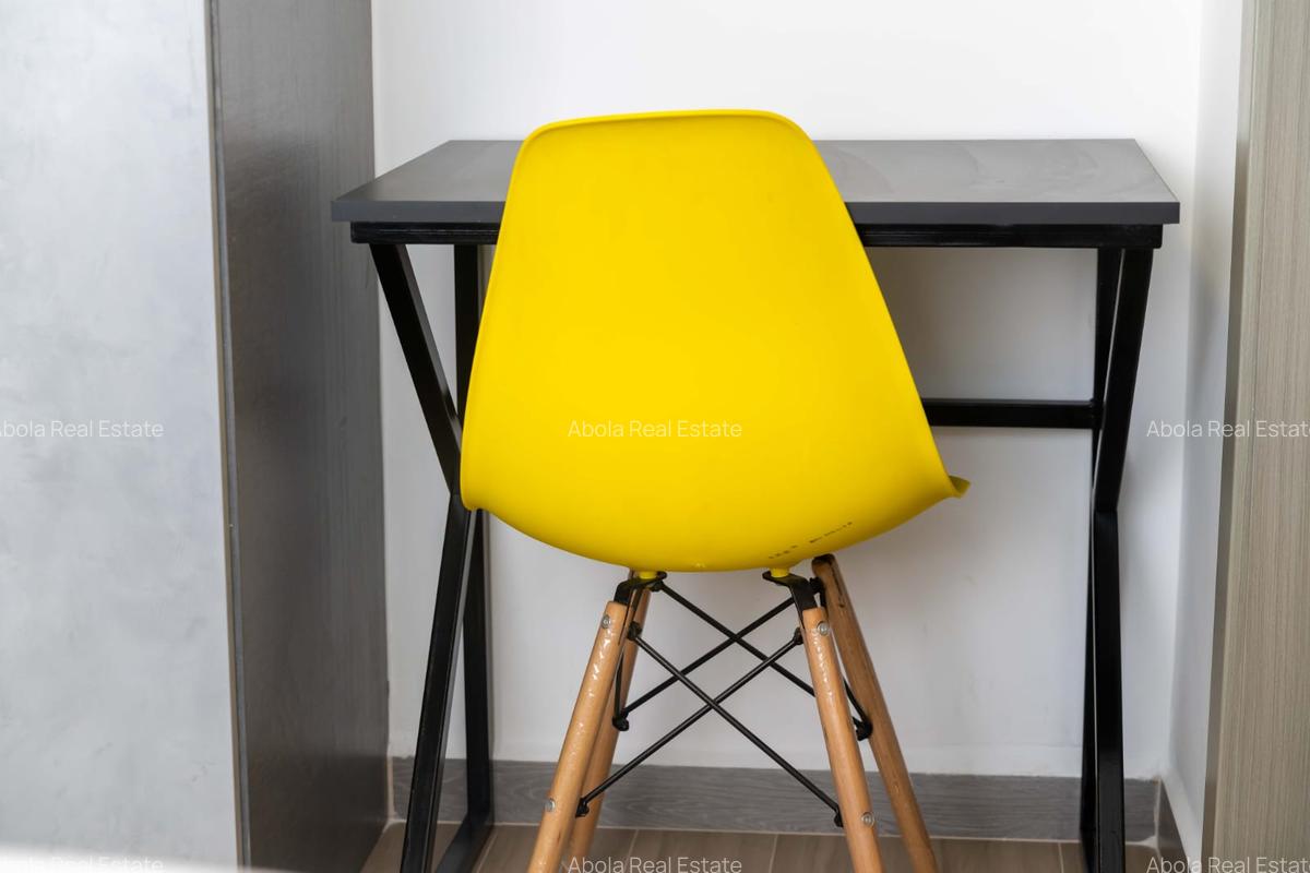 Serviced 1 Bed Apartment with En Suite in Riverside - 3