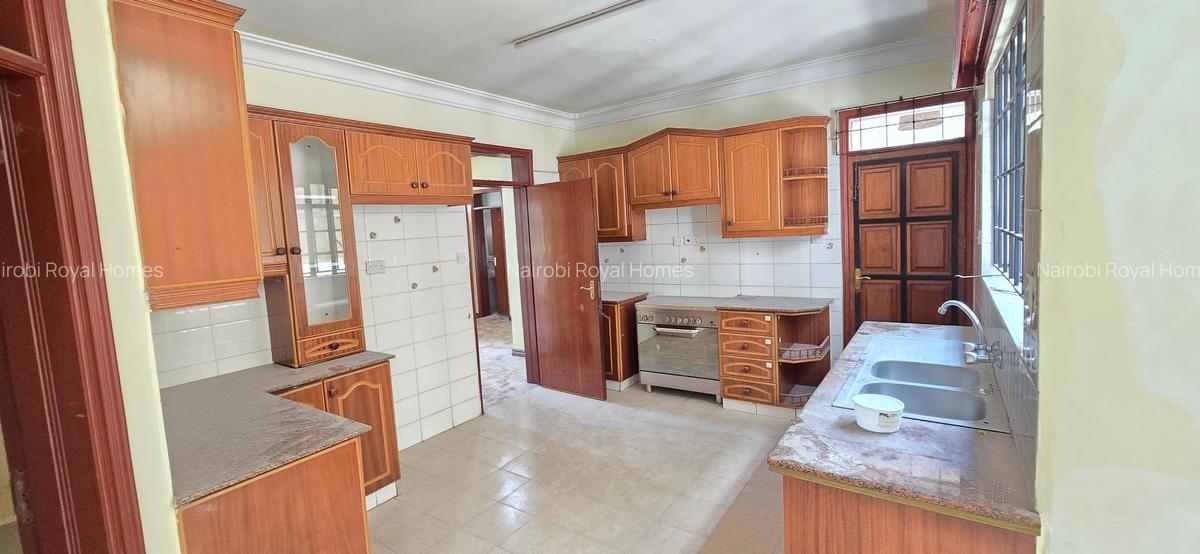 4 Bed Townhouse with En Suite at Lavington Green - 14