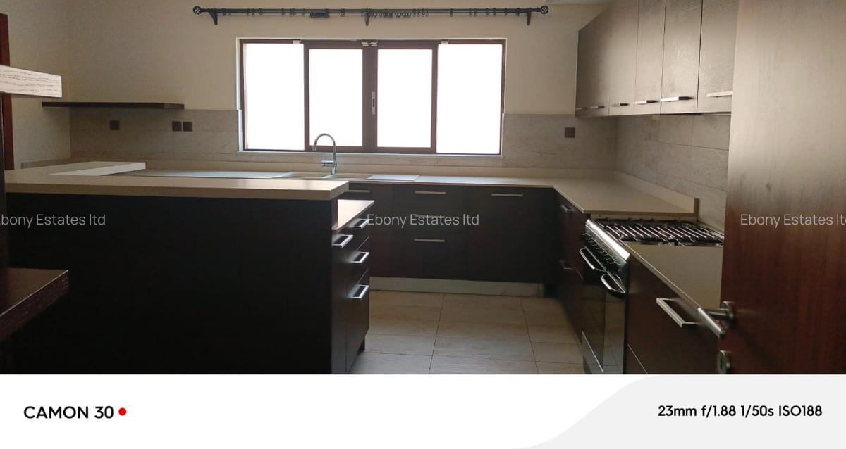 5 Bed Townhouse with En Suite in Lavington - 15