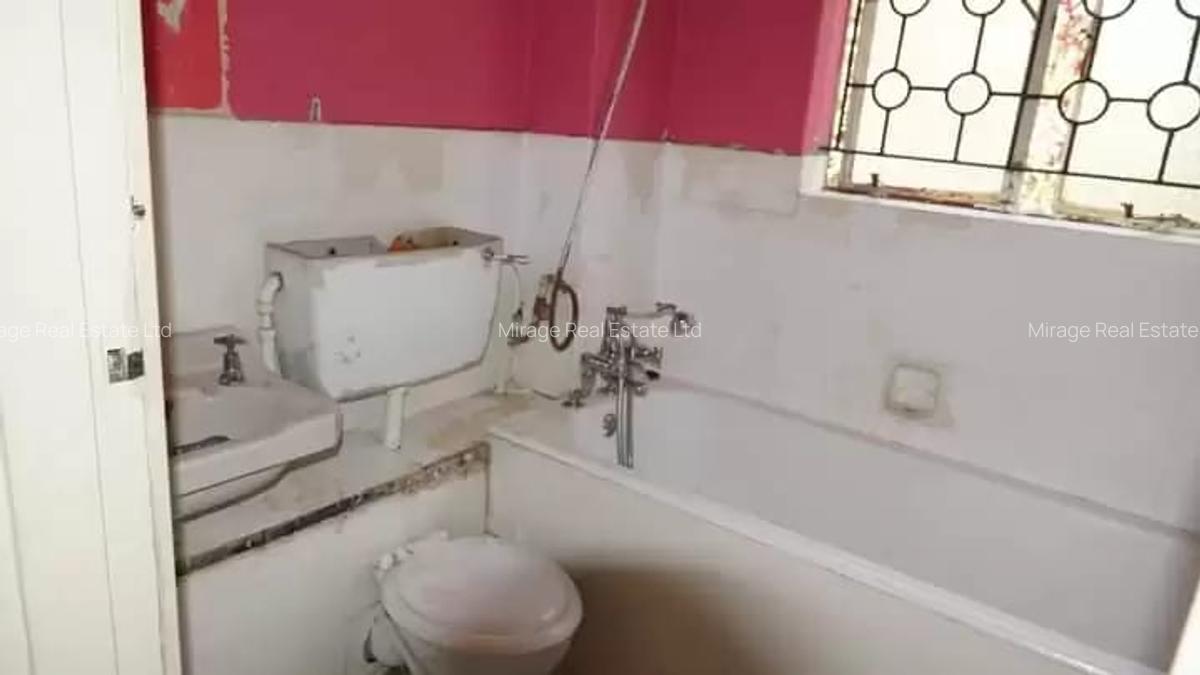 3 Bed Apartment with Parking in State House - 4