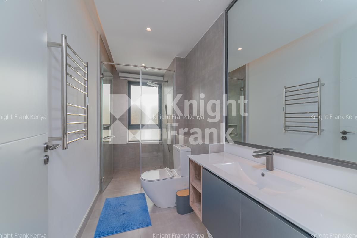 5 Bed Townhouse with En Suite in Redhill - 16