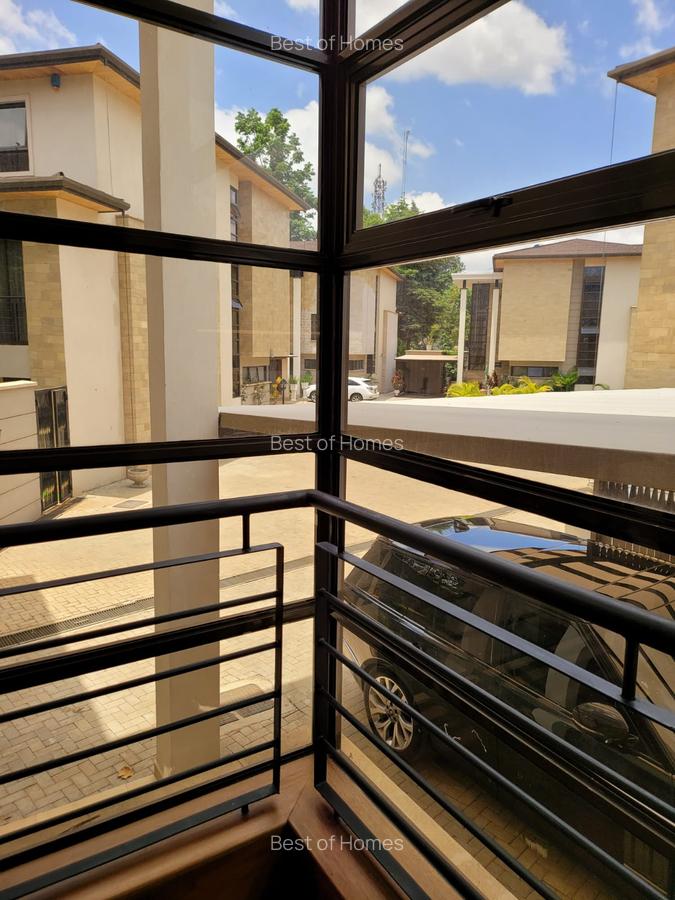 5 Bed Townhouse with En Suite in Lavington - 14