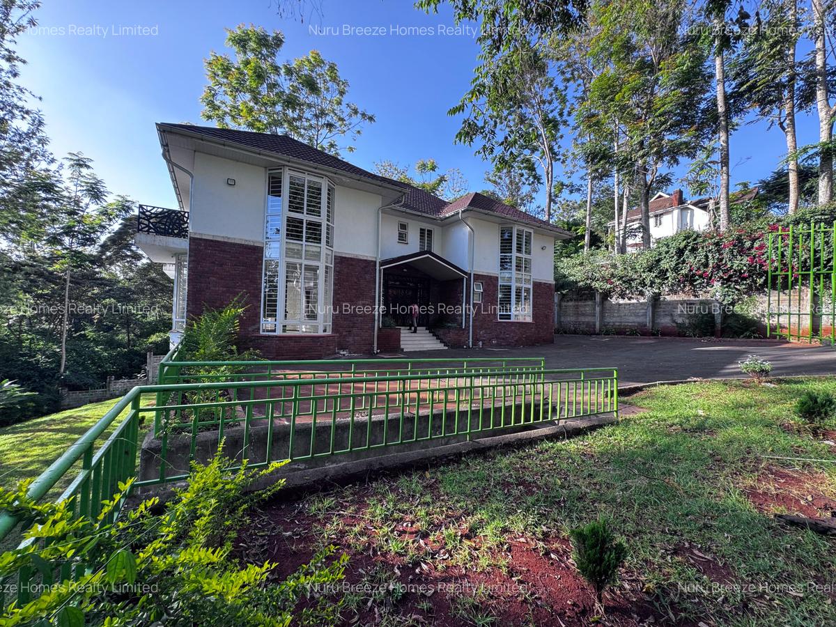 5 Bed Townhouse with En Suite in Rosslyn - 1