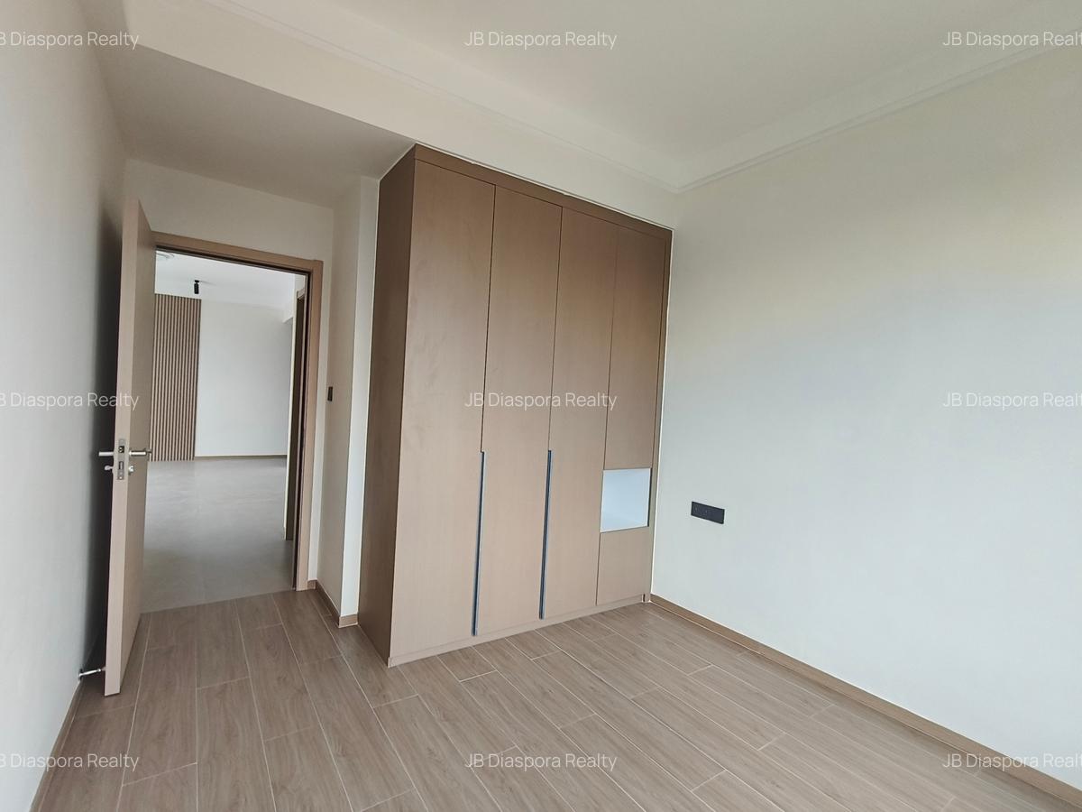 1 Bed Apartment with Swimming Pool at Riverside Drive - 4