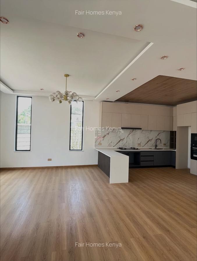 5 Bed Townhouse with En Suite at Lavington Green - 4