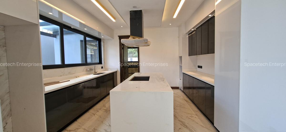 5 Bed House with En Suite in Nyari - 18