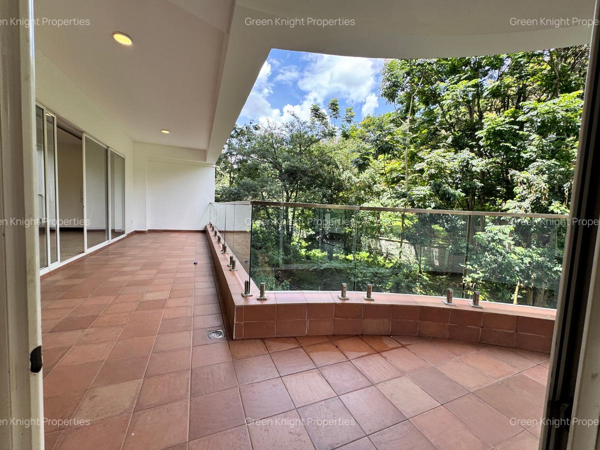 Serviced 4 Bed Apartment with En Suite in Parklands - 13