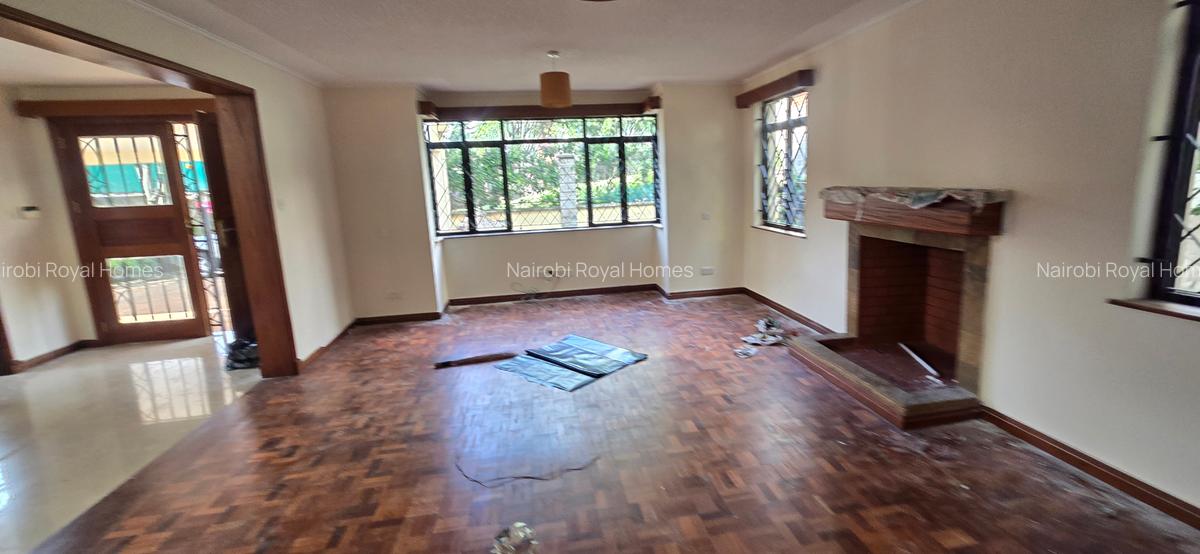 5 Bed Townhouse with En Suite at Lavington Road - 7