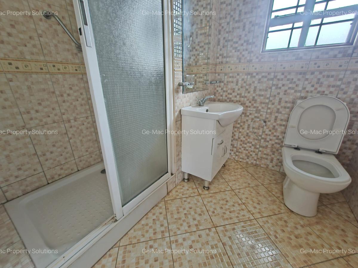 4 Bed House with En Suite in Runda - 14