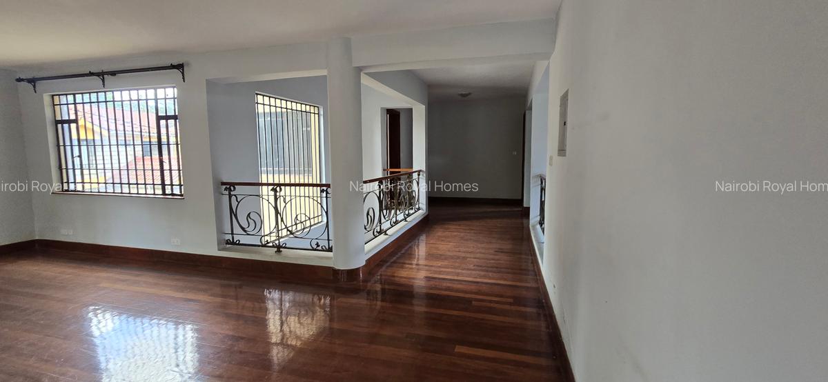 5 Bed Townhouse with En Suite at James Gichuru - 15