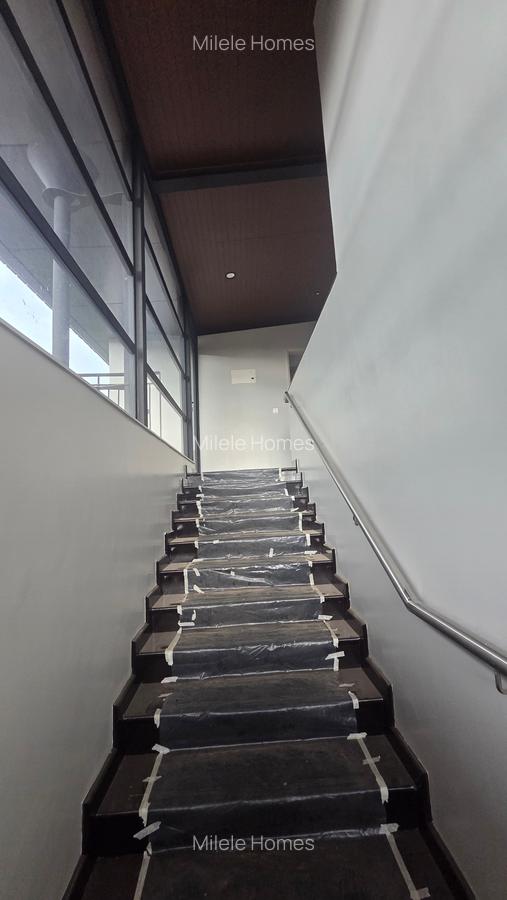 4 Bed Townhouse with En Suite at Paradise - 8