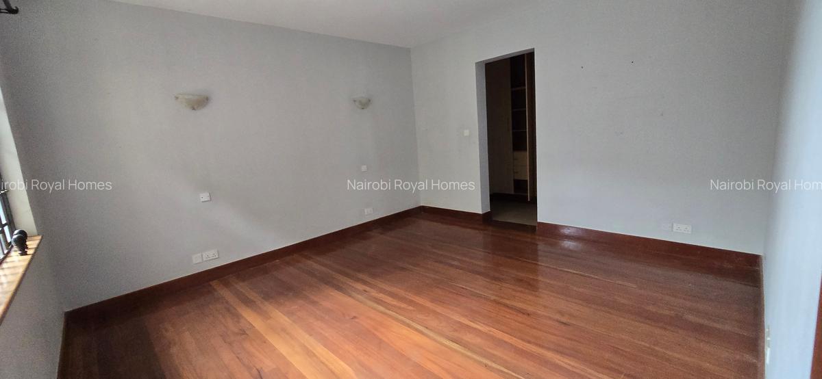 5 Bed Townhouse with En Suite at Lavington Off Convent Drive - 18