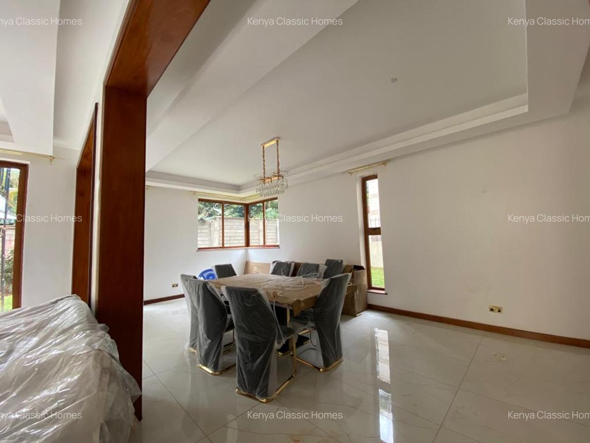 6 Bed Villa with En Suite at Lavington - 11