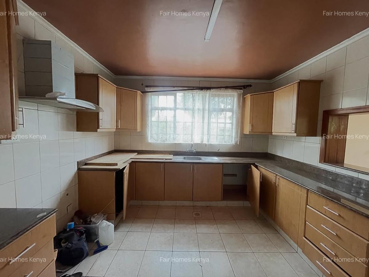 4 Bed Townhouse with En Suite at Lavington Green - 6