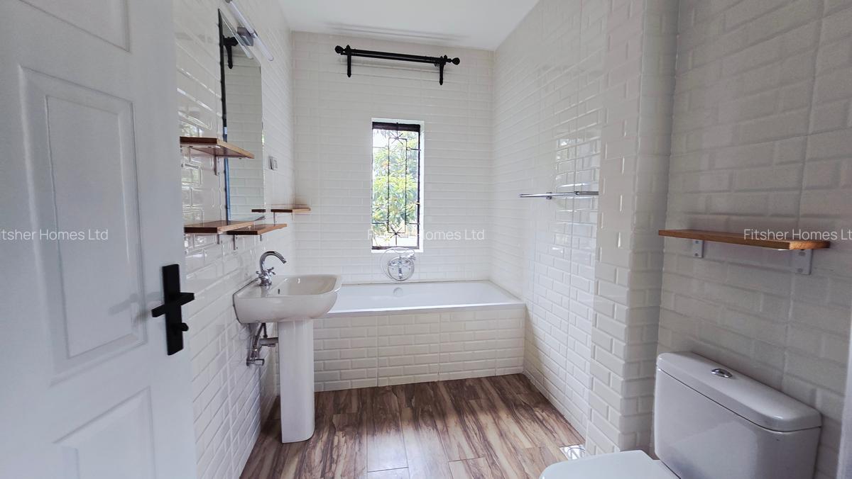 3 Bed Apartment with En Suite in Kilimani - 16