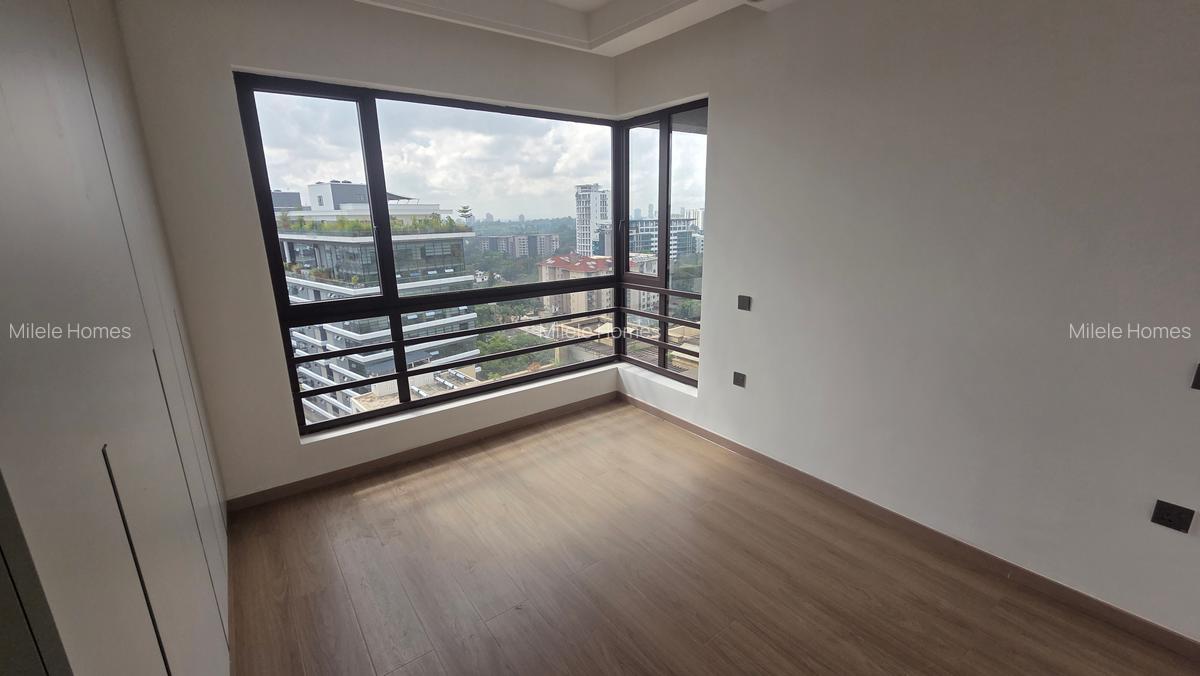 Serviced 3 Bed Apartment with En Suite at Riverside Drive - 12